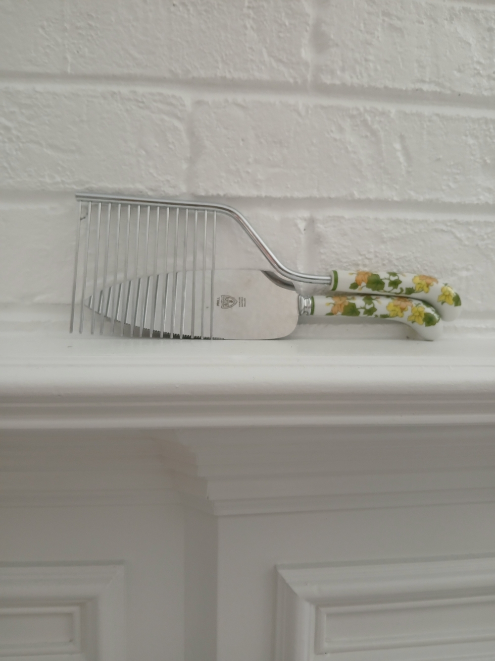 Vintage 2 Piece Sheffield‎ England Serving Set Stainless Steel Porcelain Handle